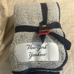 New York Yankees Frosty Fleece 60”x70”